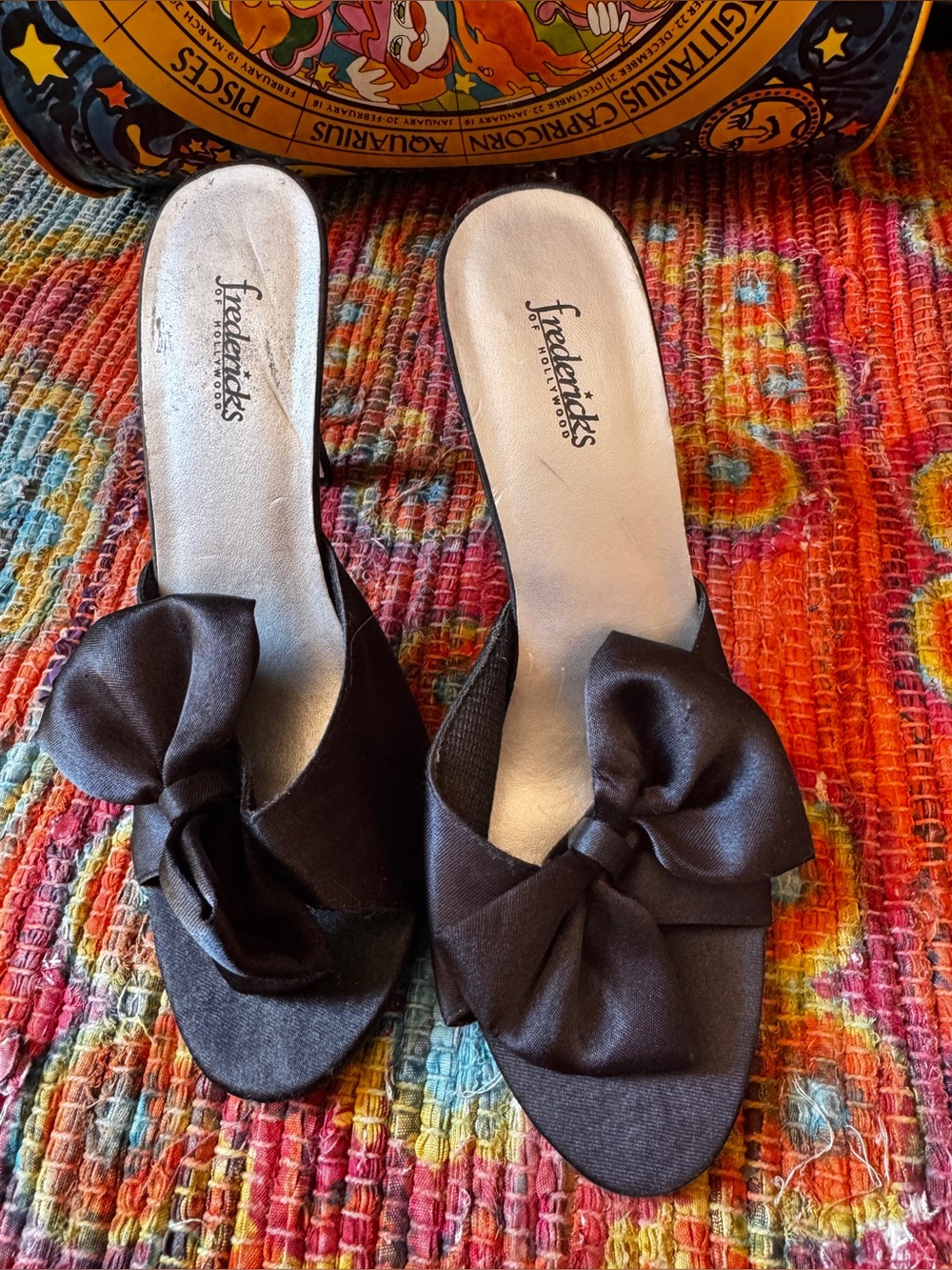 Y2K Vintage Fredricks of Hollywood Black Satin Bow Mules Sz 8